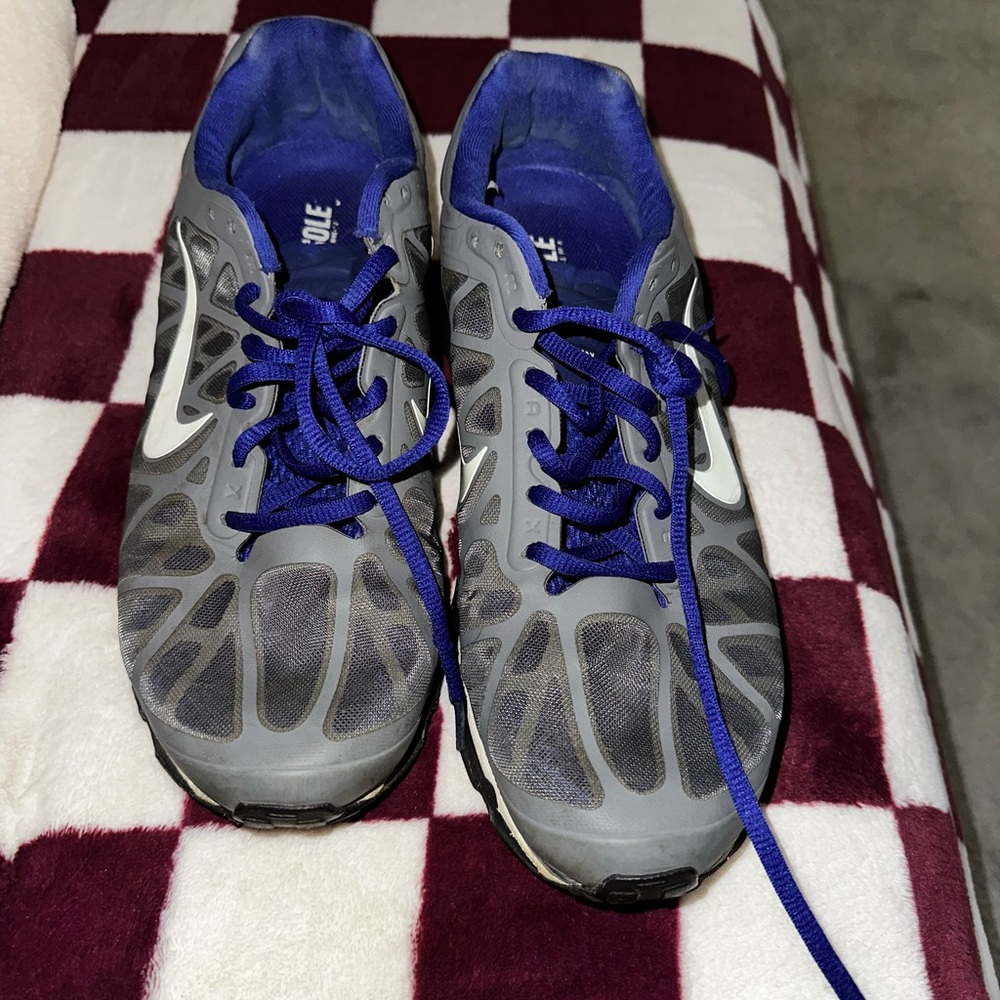 Nike Women’s 2011 Air Max Running Shoe